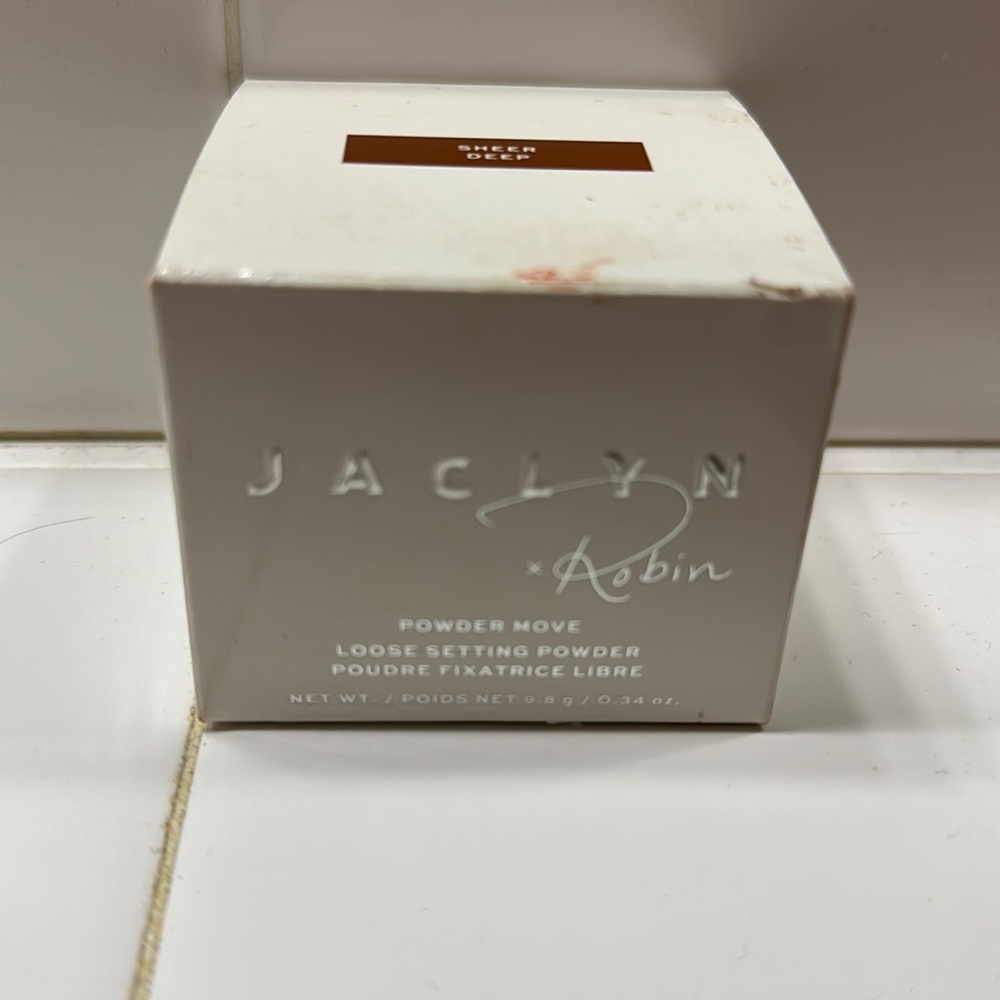 Jaclyn x Robin powder move loose setting powder sheer deep.  Brand new